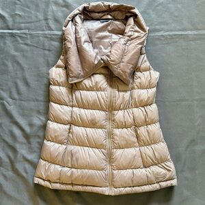 Women’s Athleta Asymmetrical Down Vest Size Small